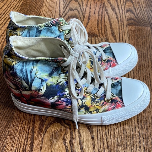 Hawaiian floral Converse All Stars Lux, hidden wedge sneakers, size 7.5. - Picture 3 of 14